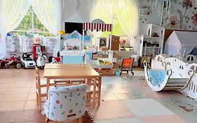 Niebieski Domek - Gościmy tylko Dzieci z Rodzicami - u nas dzieci to VIPy!